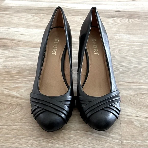Report Black Heels with Elegant Design - Picture 1 of 9